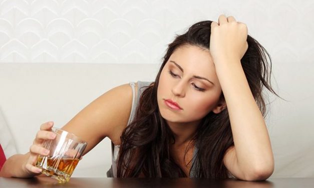 Alcoolismul feminin: cauze și abordări pentru tratament